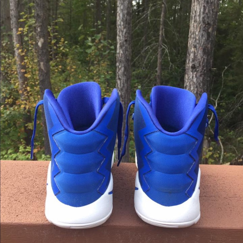 Nike Hyperdunks - image 2